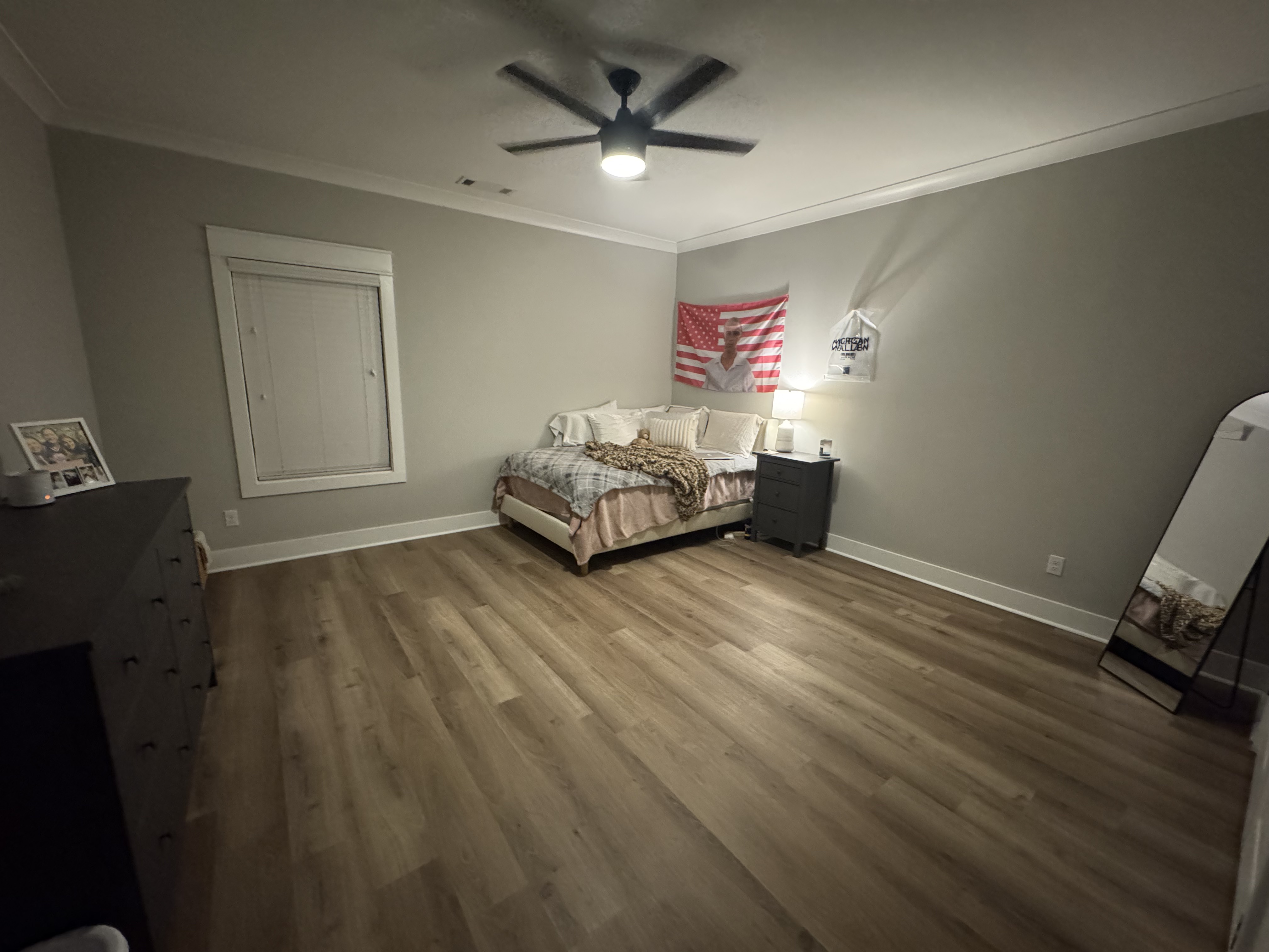 Large upstairs bedroom